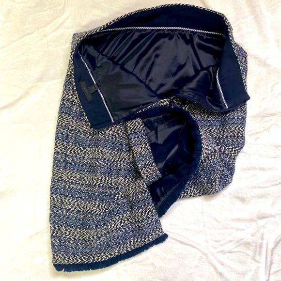 J. Crew Beautiful Blue White Fringe Pencil Skirt Boucle Tweed EUC Lined Size 6 - Picture 7 of 8